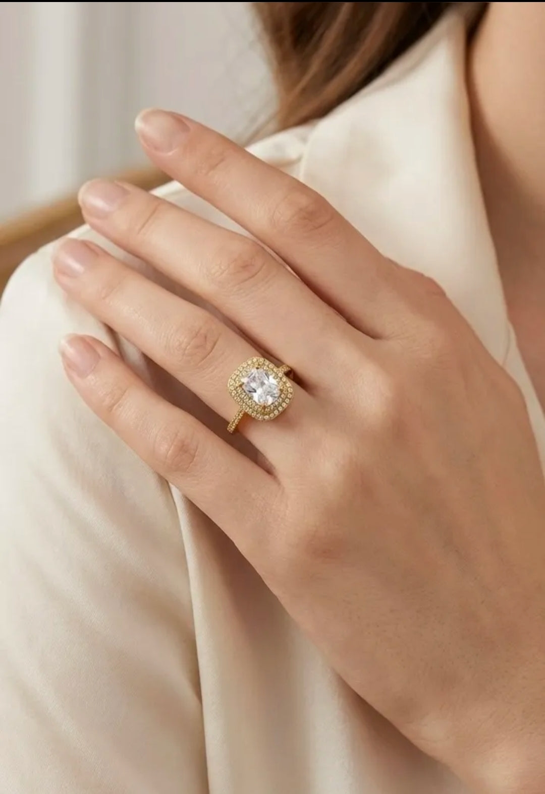 Bague Dorée Élégante avec Pierre Centrale