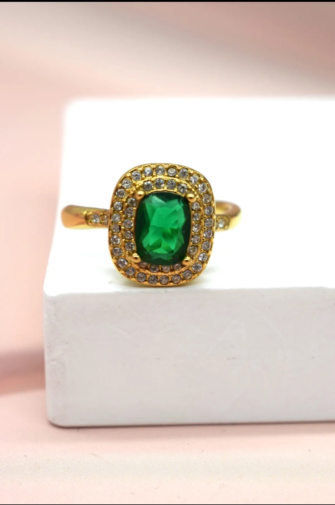 Bague Dorée Élégante avec Pierre Centrale