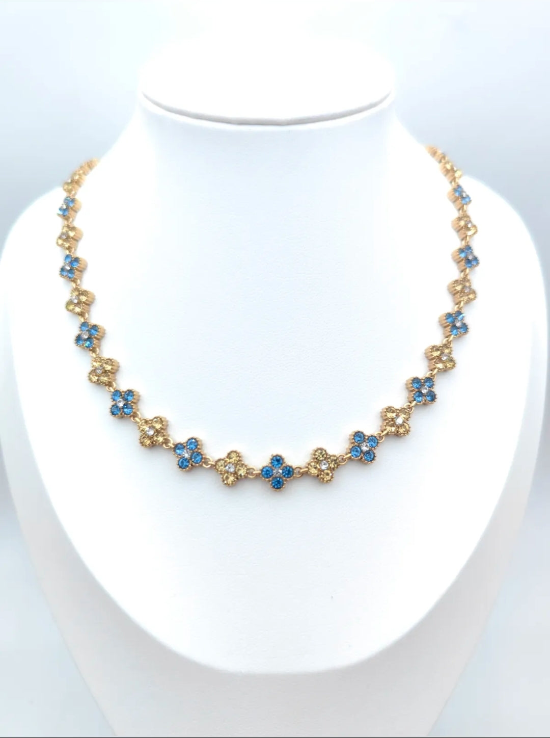 Collier Asha
